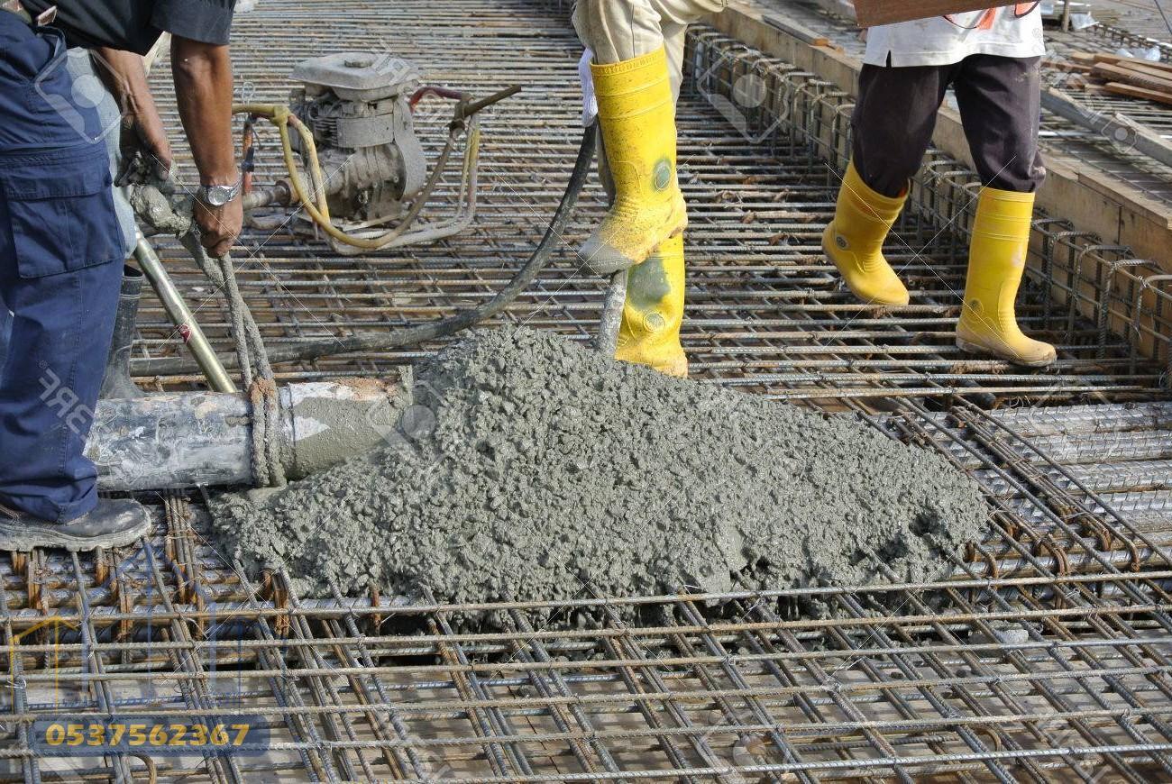 تنفيذ الأعمدة والقواعد الخرسانية في مشاريع الرياض